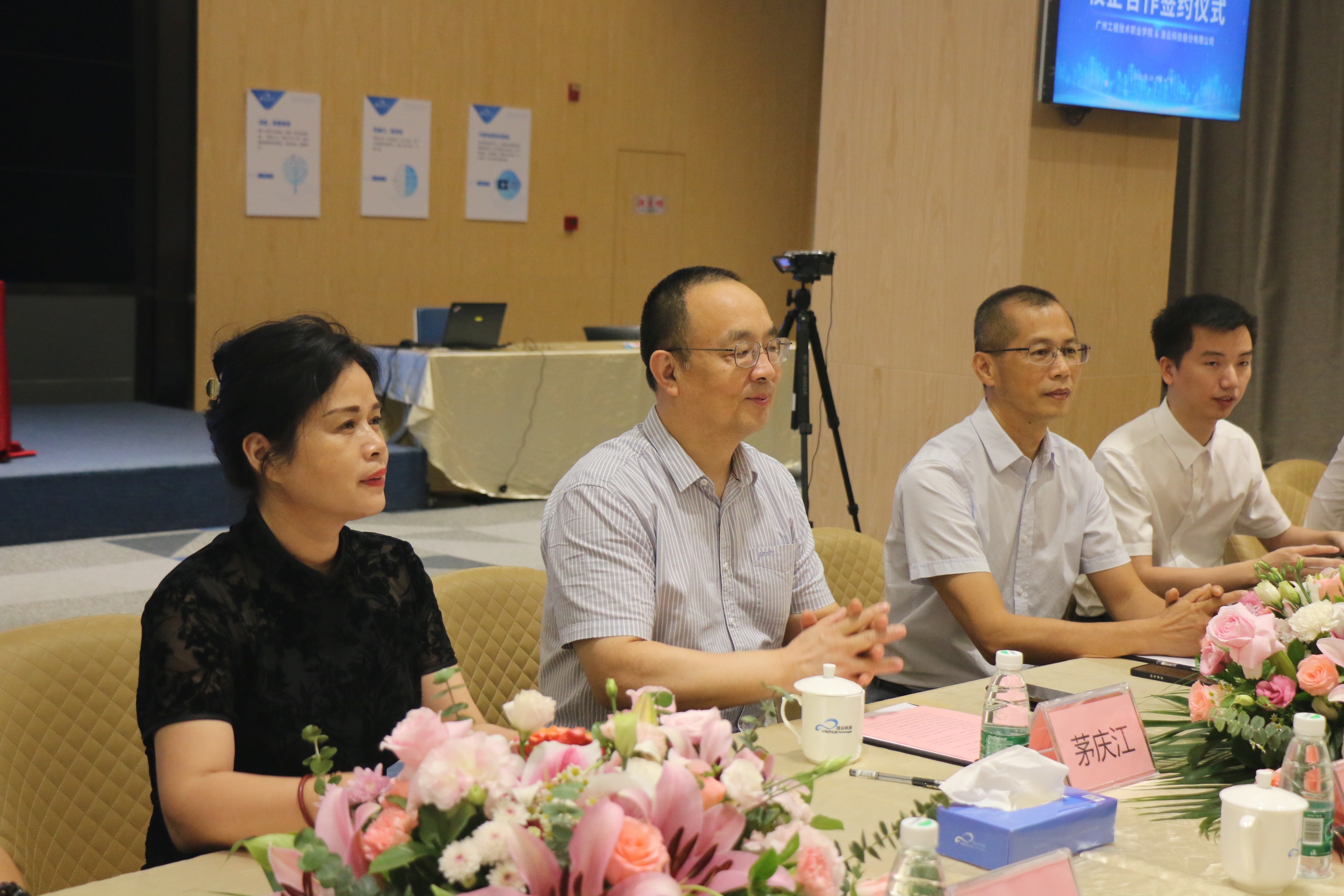 亚洲精品无码高潮喷水A片小说