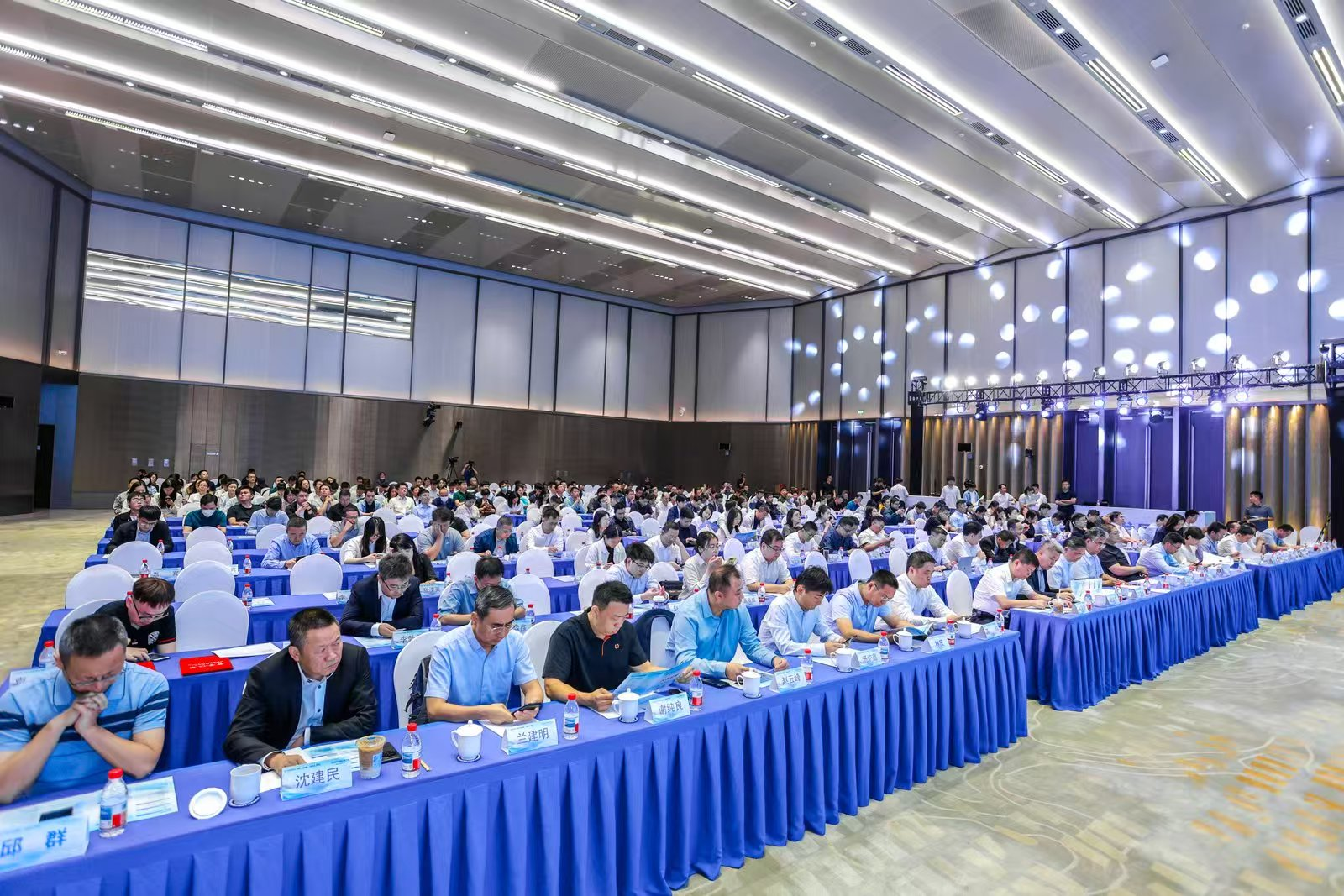 亚洲精品无码高潮喷水A片小说